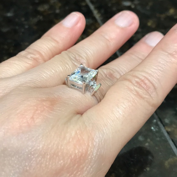 Jewels by Park Lane ring size 8 - Picture 2 of 5